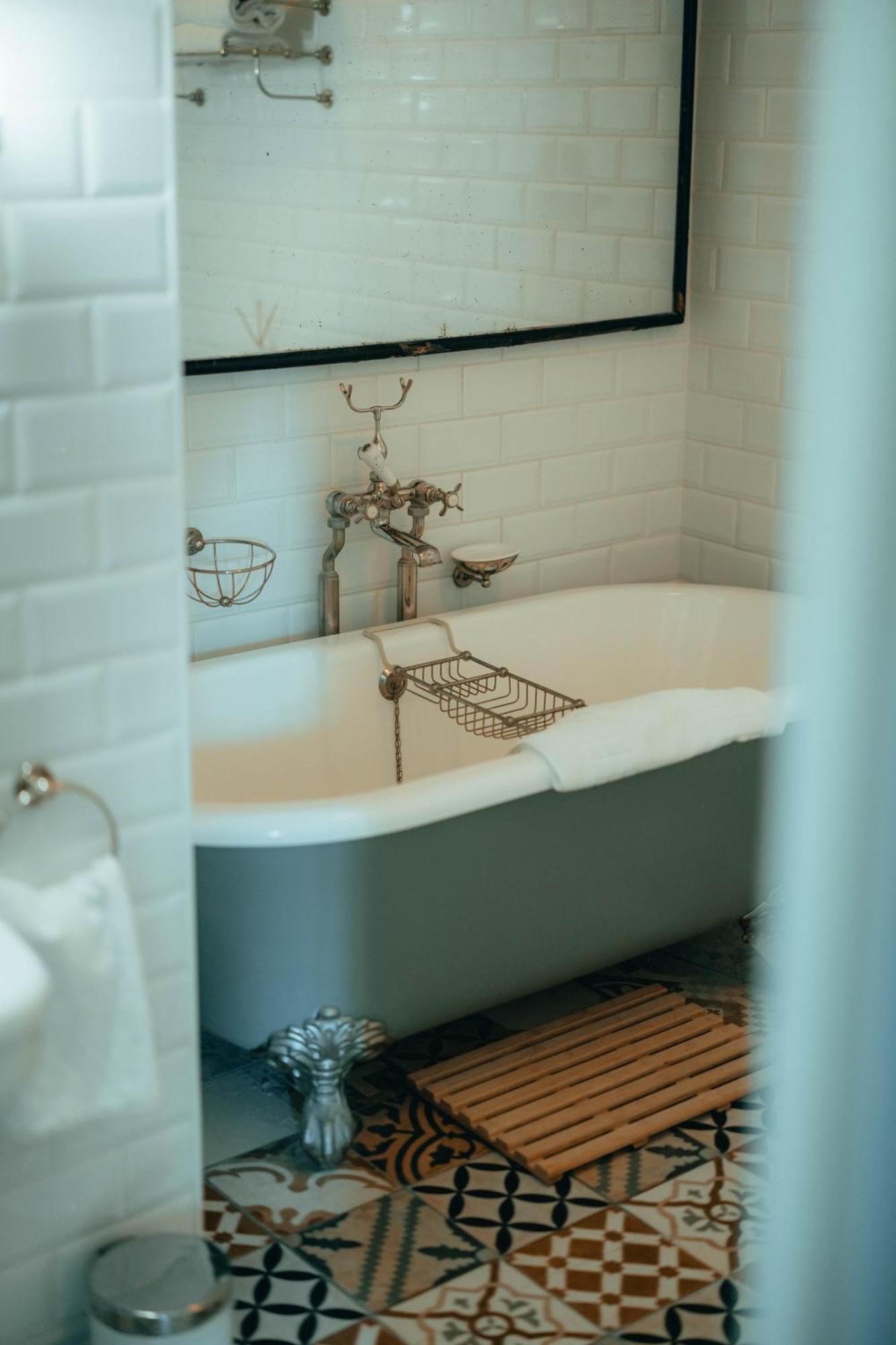 ホテル The Rudloe Near Bath - Marco Pierre White コーシャム エクステリア 写真
