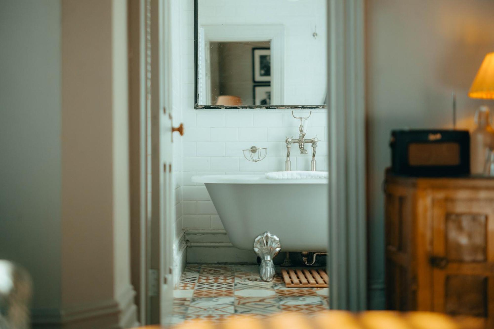 ホテル The Rudloe Near Bath - Marco Pierre White コーシャム エクステリア 写真
