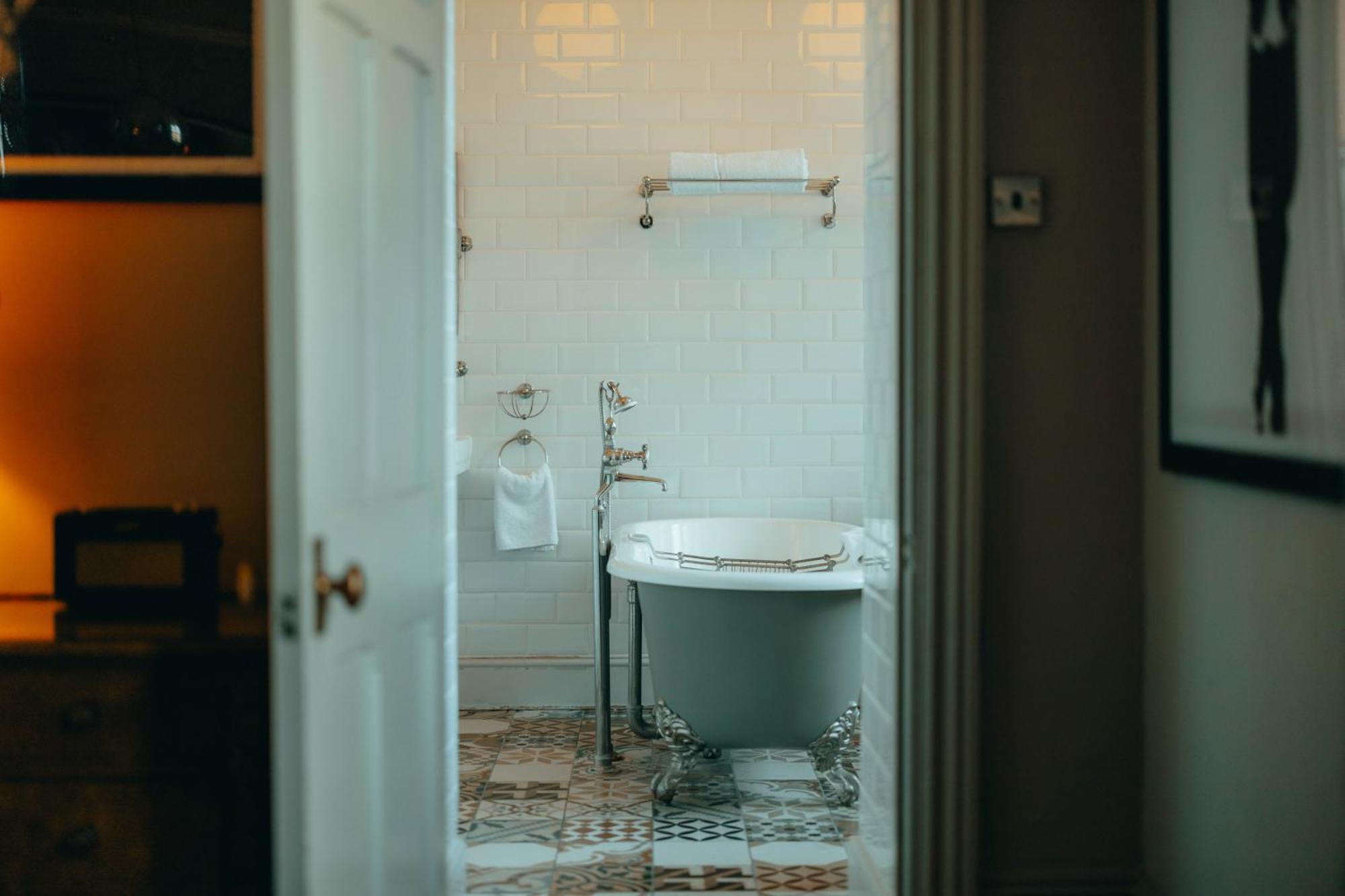 ホテル The Rudloe Near Bath - Marco Pierre White コーシャム エクステリア 写真